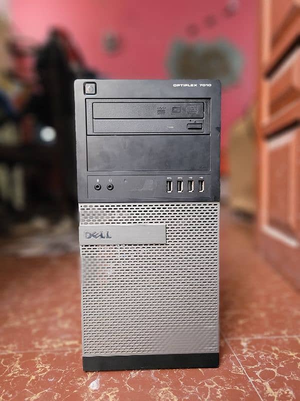 Dell Optiplex 7010 And Dell Monitor 2