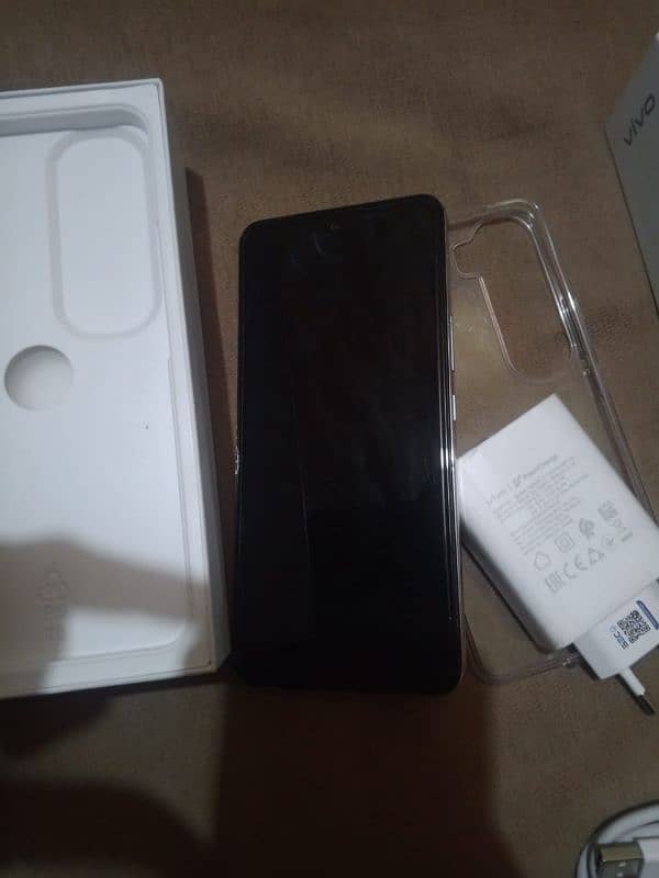 Vivo y200 mobile 8 + 8 ram 256 GB complete box for sale 0336/5077/195 2