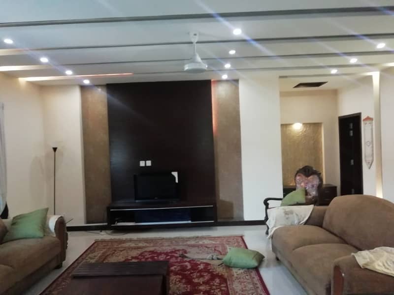 1Kanal New Design Beautiful out House Available For Sale DHA Phase 3 10