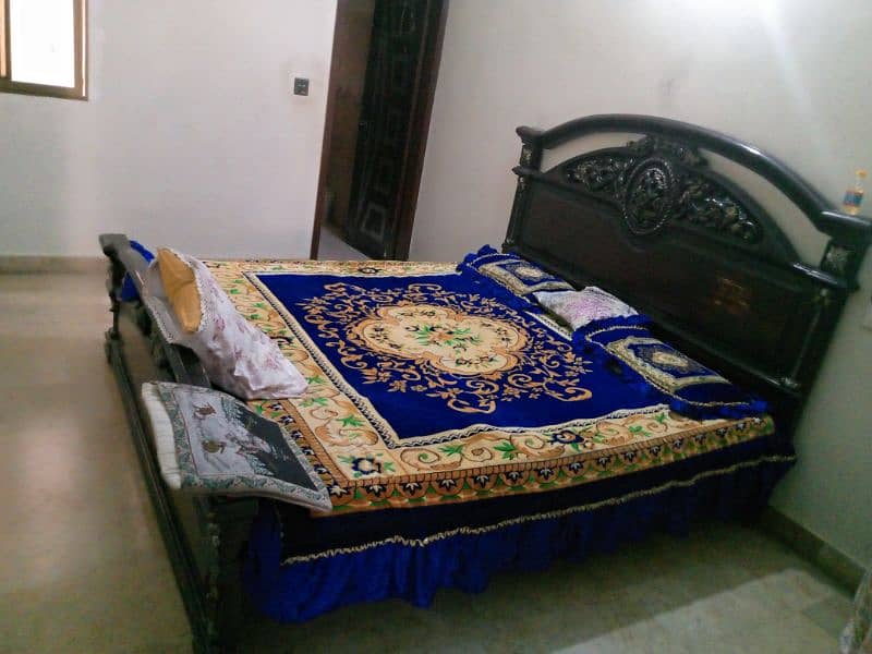 beautiful single and double bed with mattress included in km price 0