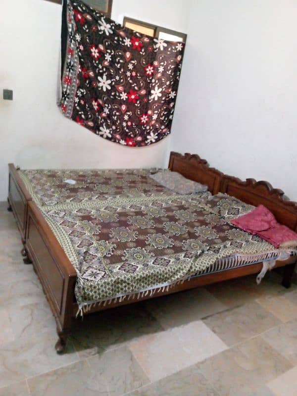 beautiful single and double bed with mattress included in km price 1