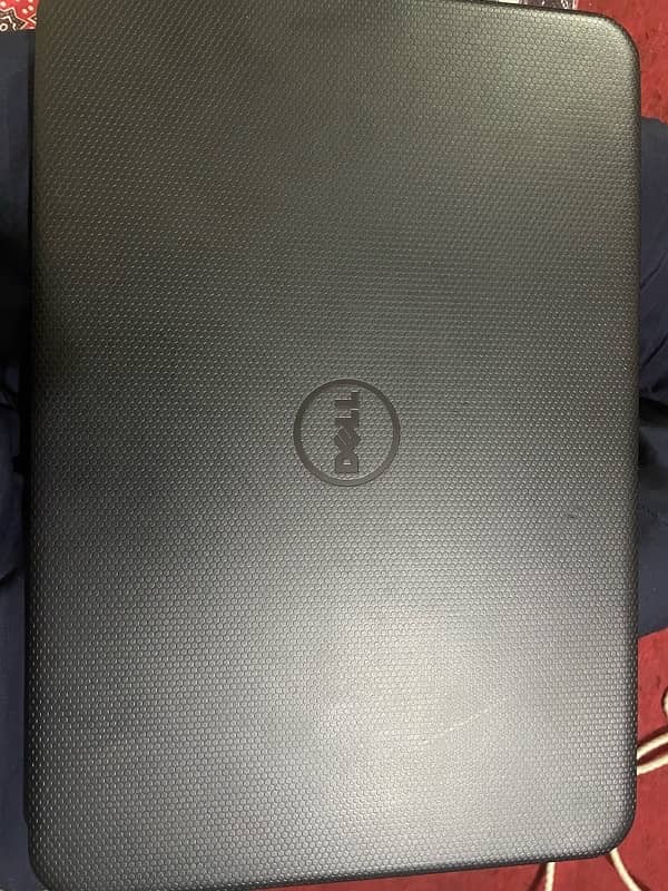 Dell Laptop 3