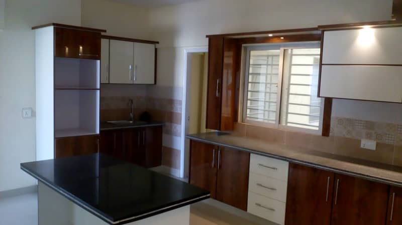 6 Rooms Flat 4 Bed DD For Rent 0