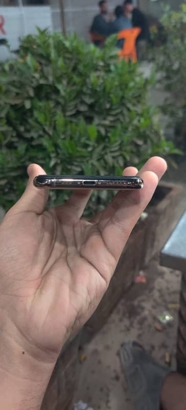 iPhone XS 64gb pta approved 5