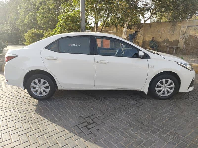 Toyota Corolla GLI 2017 Mint Condition 4