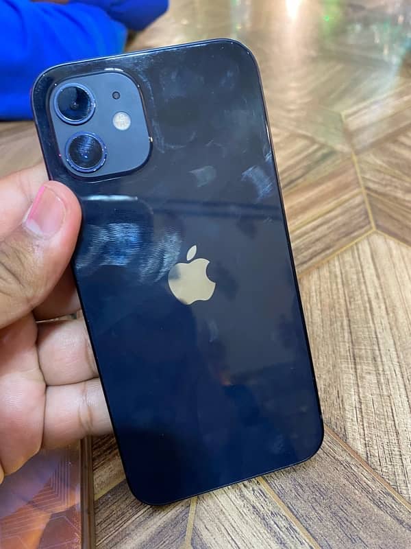 iPhone 12 64 gb 76 bh dot ha mobile ma or crack ha thora sa 4