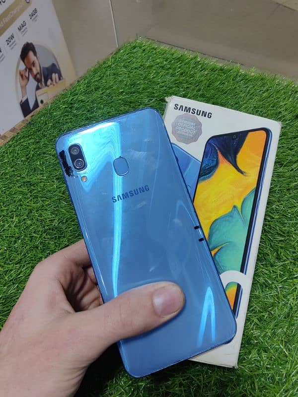 Samsung A30 (4/64) 0