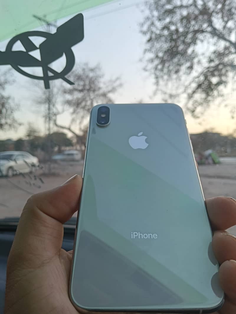 Apple iPhone XS Max 0