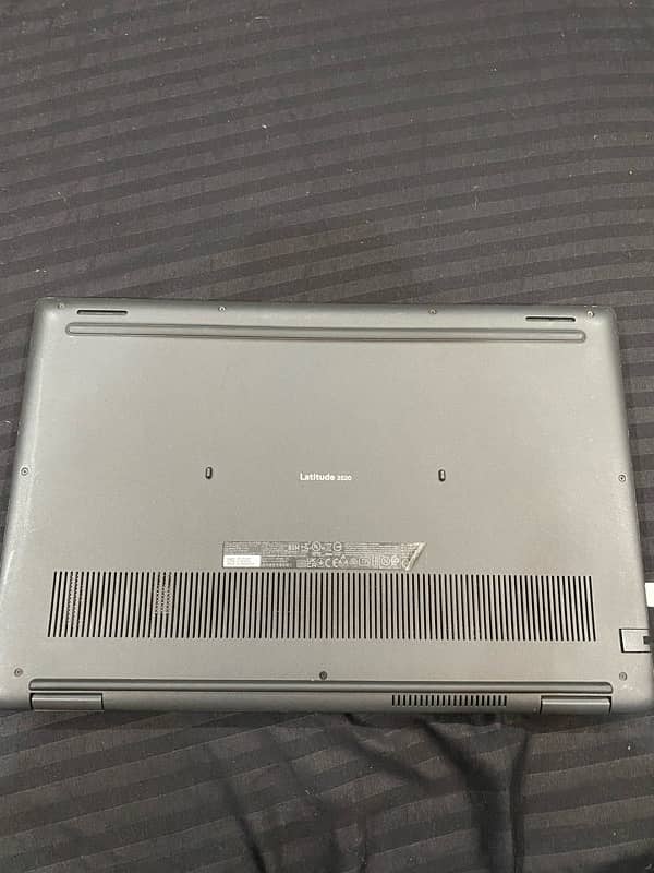 Dell Latitude 3520 4