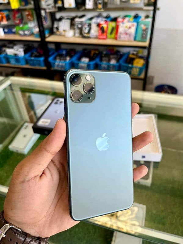 All series apple I phone available on instalment Whatsapp 3293905760 5