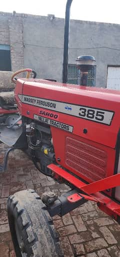 Massey Ferguson 385