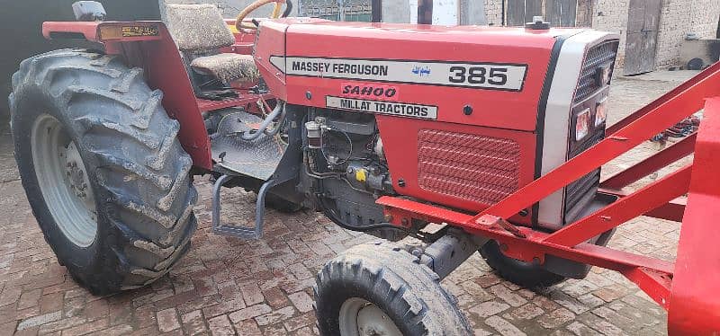 Massey Ferguson 385 1