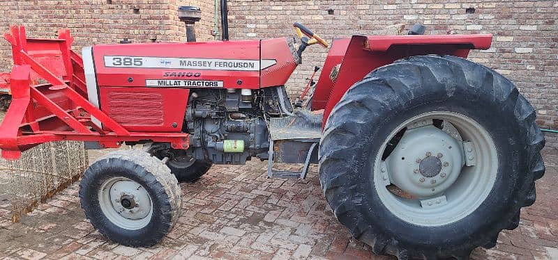 Massey Ferguson 385 2