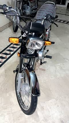 HONDA CD70 BLACK