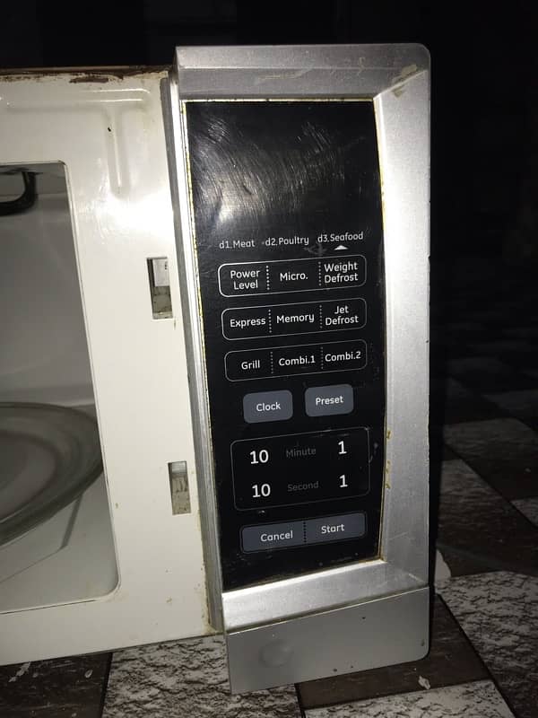 microwave oven 3