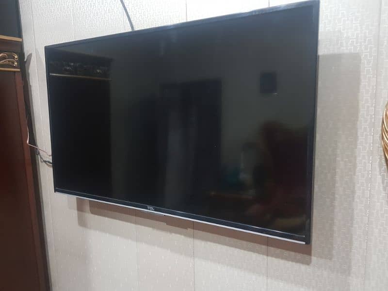 TCL Android LED 40 INCHES 1