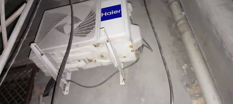 Haier 1 Ton A. C 2