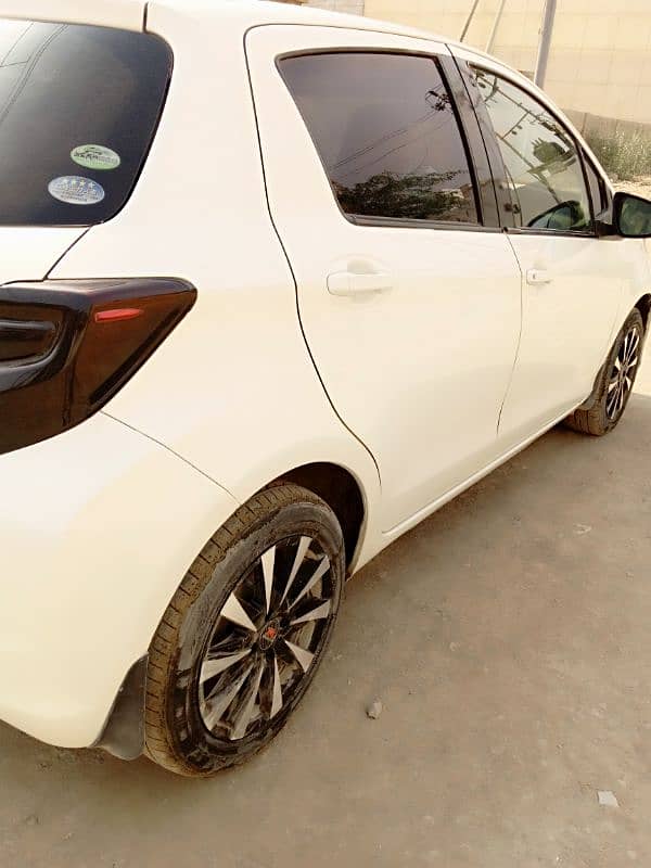 Toyota Vitz 2015 4