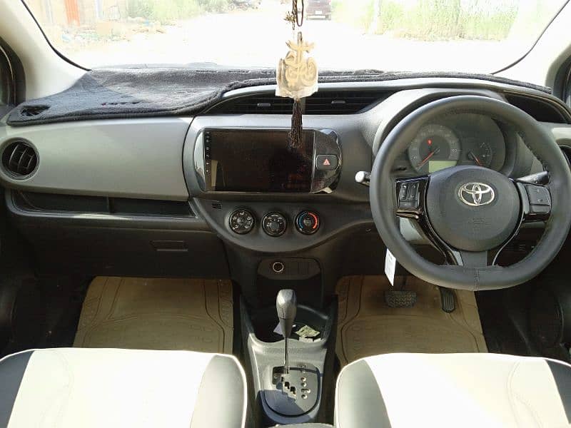 Toyota Vitz 2015 6