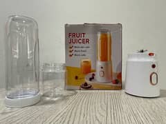 Portable Dual-Cup Juicer - 450ml, USB Rechargeable, Ideal for Students