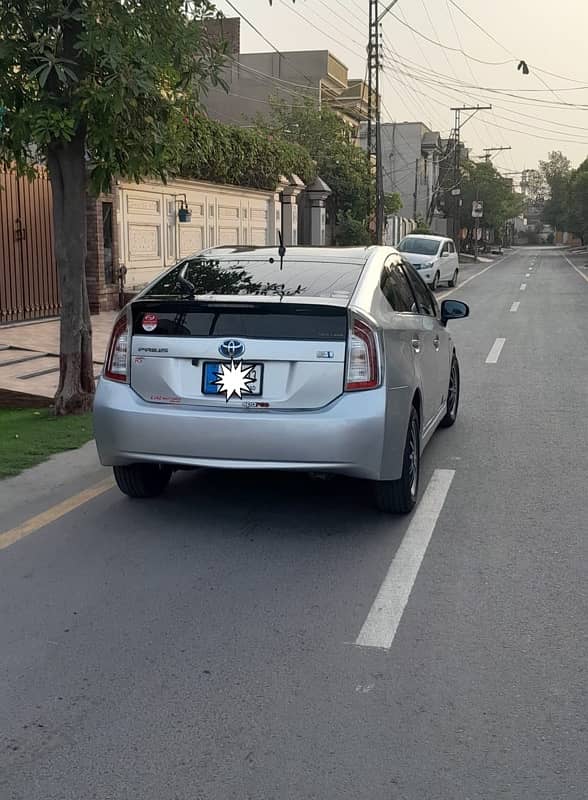 Toyota Prius 2013 1