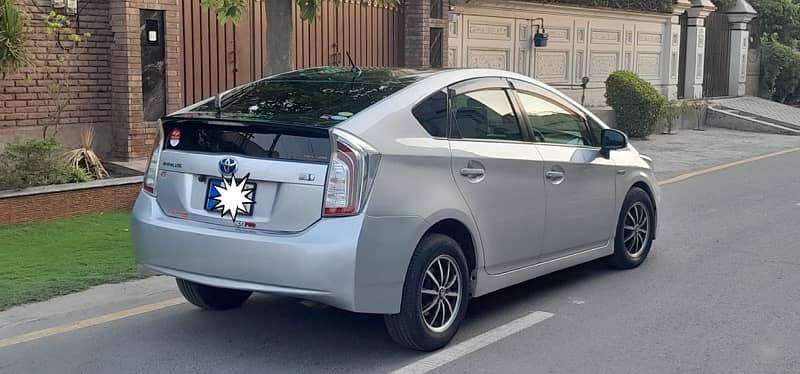 Toyota Prius 2013 14