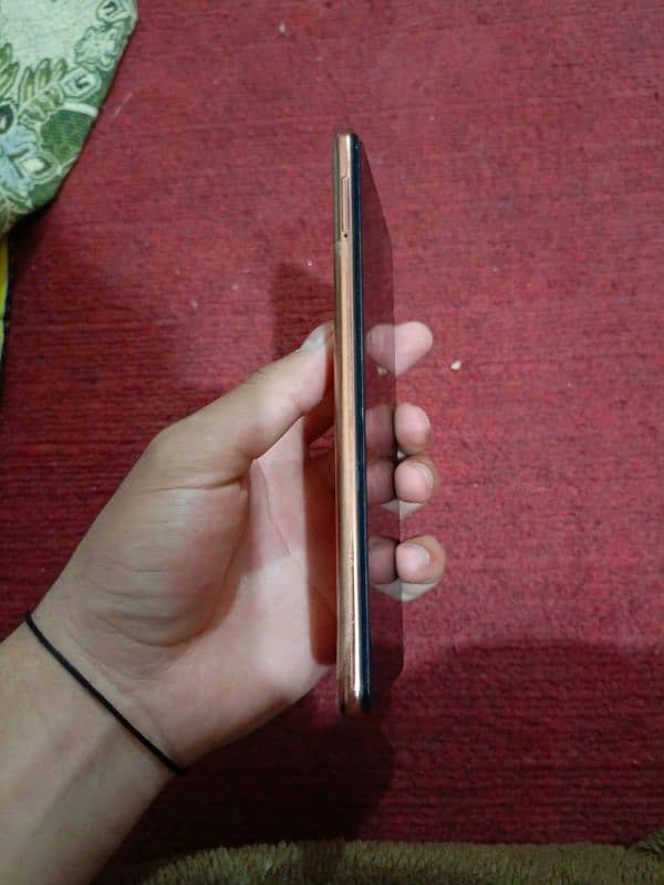 Redmi note 10 pro, 6/128, condition 10/10, with original box charger 3