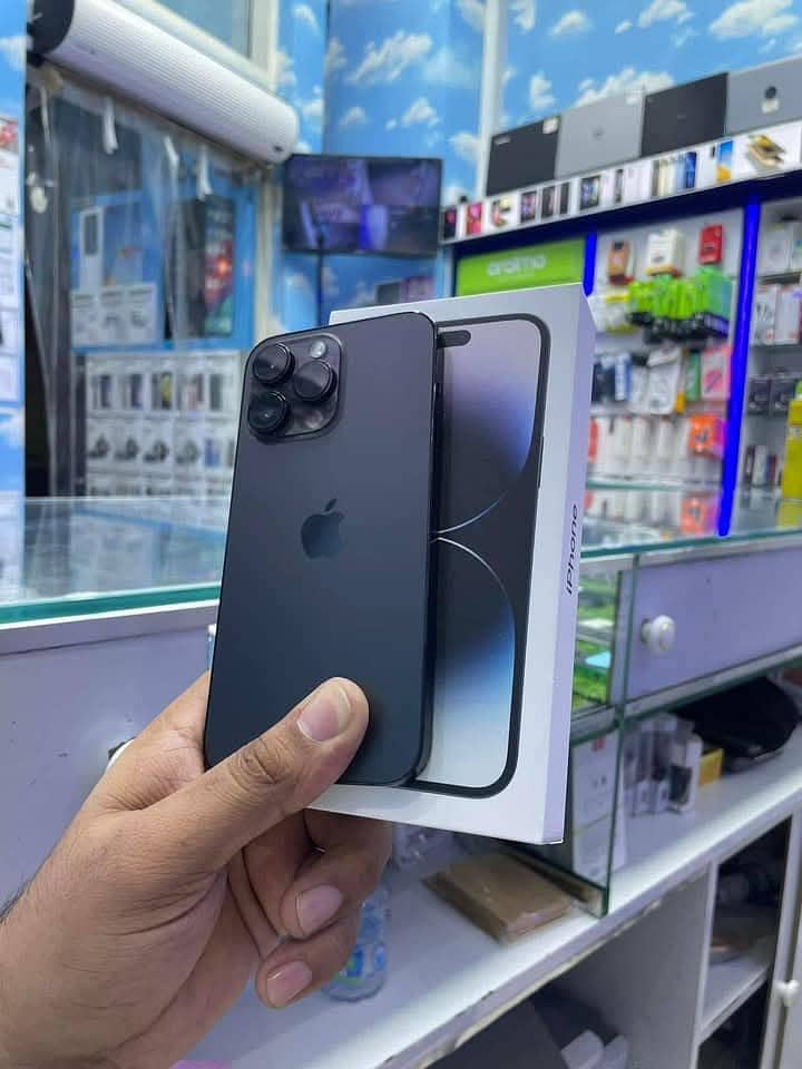 i Phone 8plus, 11,12,13,14,15 pro max on instalment Whatsap 3062623924 0