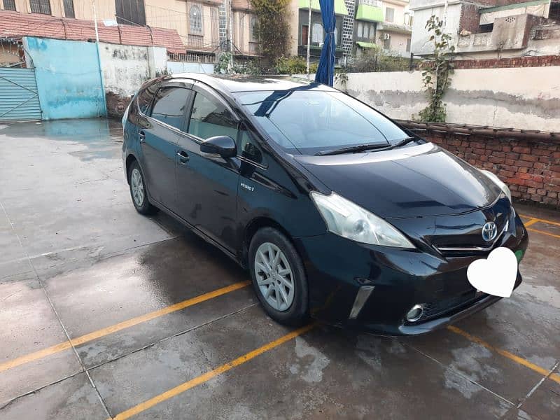 Toyota Prius Alpha 2014,7 seater 5