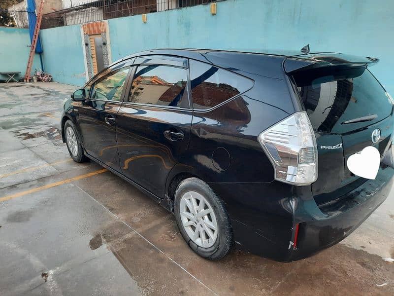 Toyota Prius Alpha 2014,7 seater 8