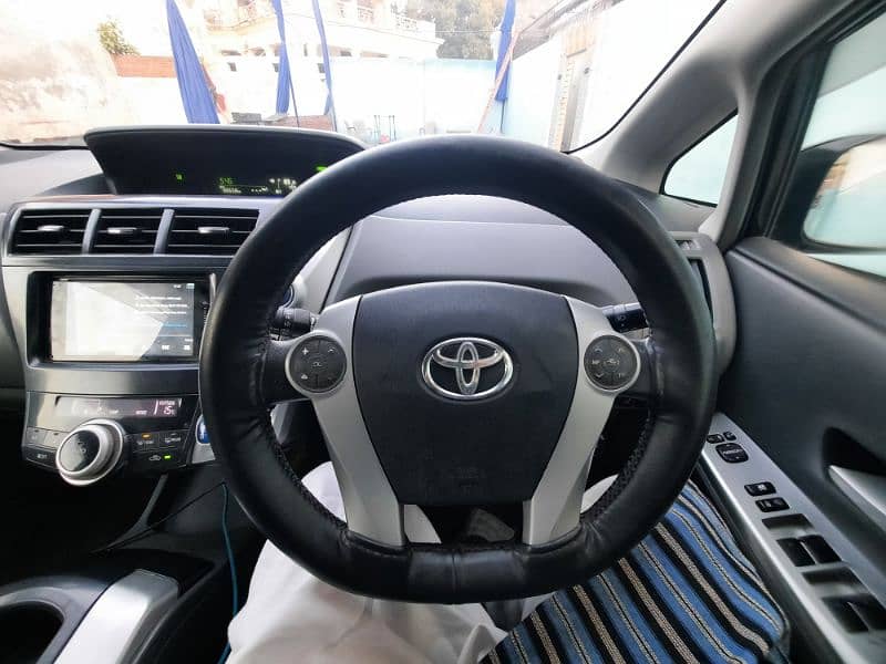 Toyota Prius Alpha 2014,7 seater 10