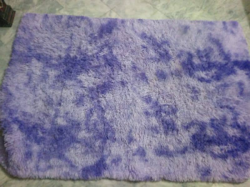 shaggy rugs. lilac in color 1