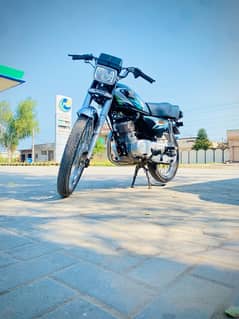 Honda 125 black New Condition