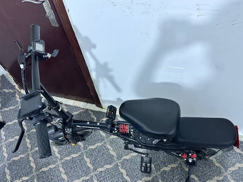 2 Seater Scooter with battery 4