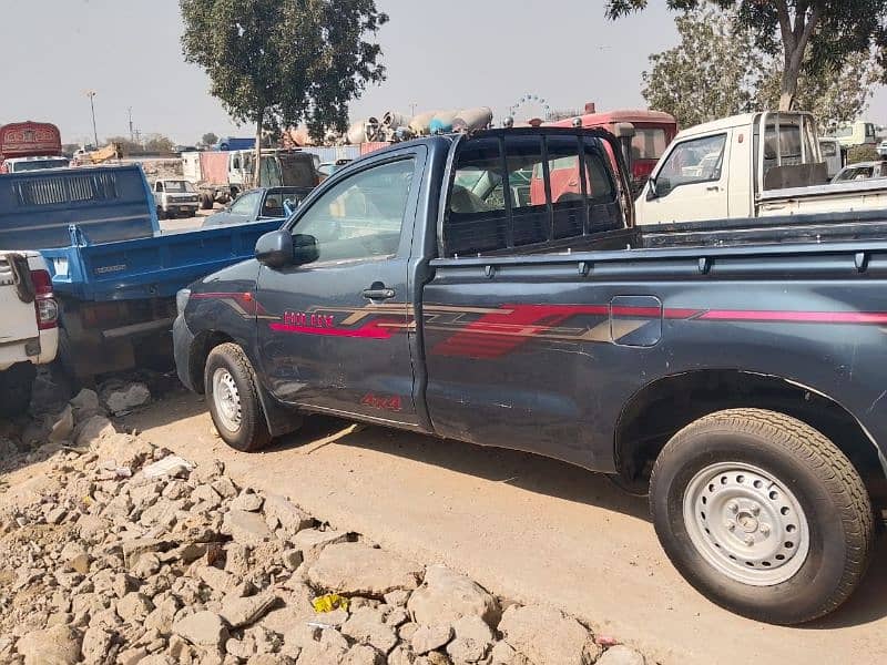 Toyota Hilux 2012 vigo single cabin 4