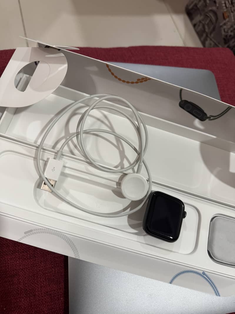 Apple Watch Series 6  44mm Space Gray 7