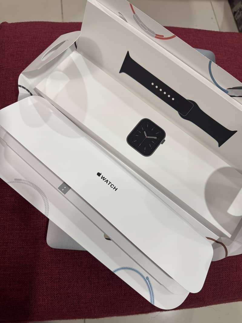 Apple Watch Series 6  44mm Space Gray 8