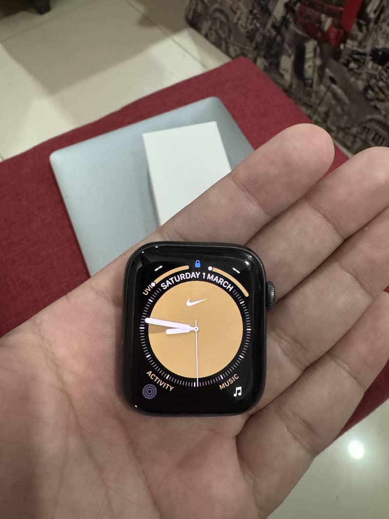 Apple Watch Series 6  44mm Space Gray 10