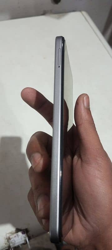 Infinix Hot 50 Pro 8/128 50mp Rear 8mp front Lush condition 4