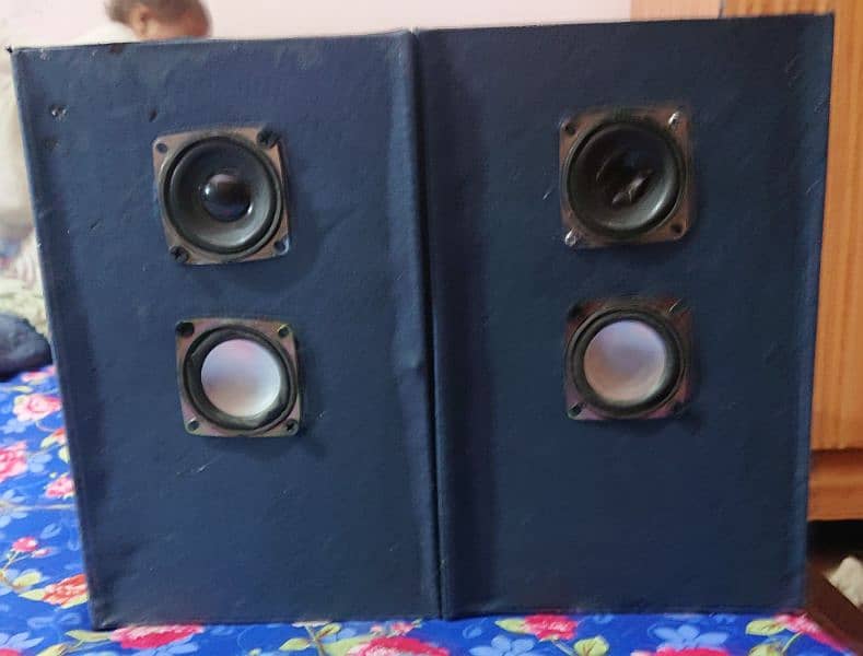 2PCS 2.5 Inch 12Watts 1 box  Speakers 4 Ohm 0