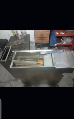 Fryer 16 liter with zinger preparation table