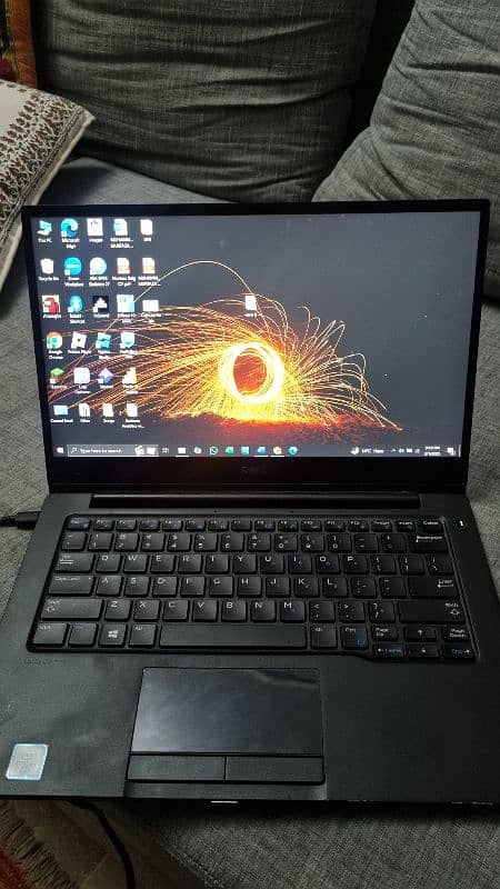 Dell Latitude 7370 0