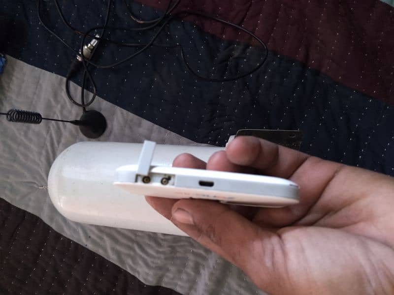 Huawei zong 4g device and antenna 1