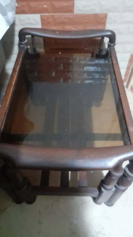 Sofa set with two table selling 3