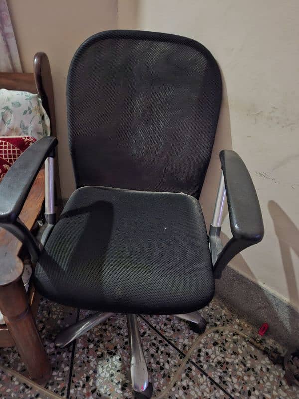 Revolving chair urgent sale 1