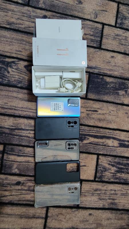 Xiaomi mi 11T Ful box very less use 10/10 brand new box pack cndsn 1