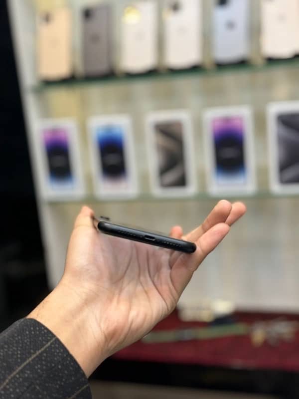 Iphone XR | 128gb| Non-PTA 6