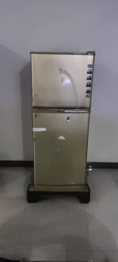 FRIDGE FOR SALE DAWLANCE 9144WBD