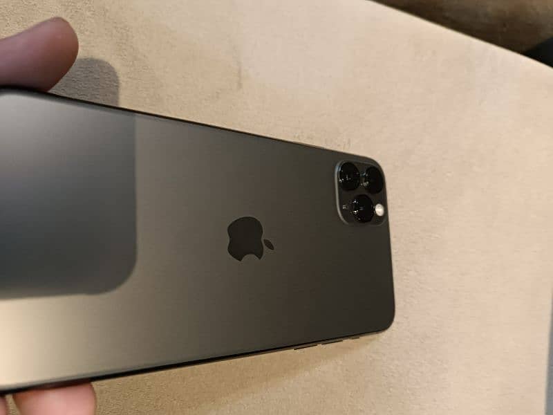 iphone 11 pro bax Pta approved. 1