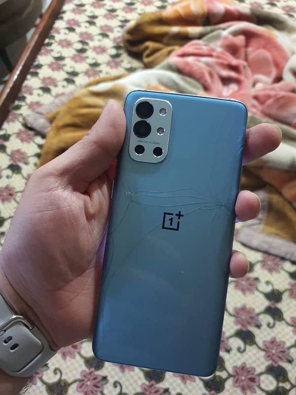 Oneplus 9r    12/256 Daul sim globel approved 5